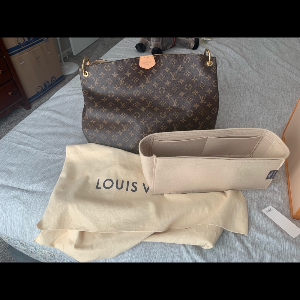 AUTHENTIC Louis Vuitton Graceful MM - Monogram / Beige interior